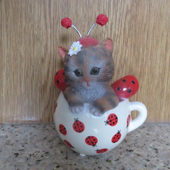 Cute as a Bug Cups of Affection Cat in Teacup with Certificate (F57) - Picture 12 of 12